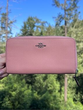 COACH Leather Wallet Long Zip-Around Pink w Silver Hardware AUTHENTIC